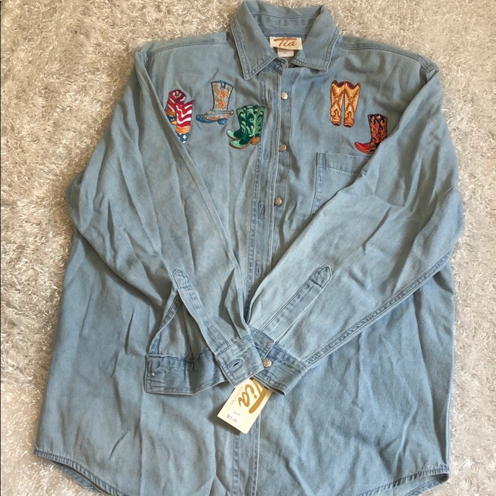 Tía button down shirts